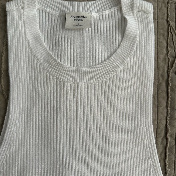 Abercrombie & Fitch Ribbed Tank bundle - Picture 4 of 4